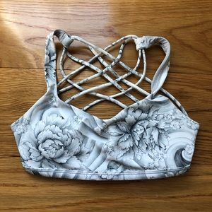 Lululemon sports bra